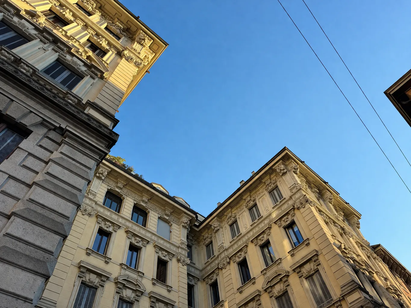 Via San Primo 3 · Quadrilatero del Silenzio