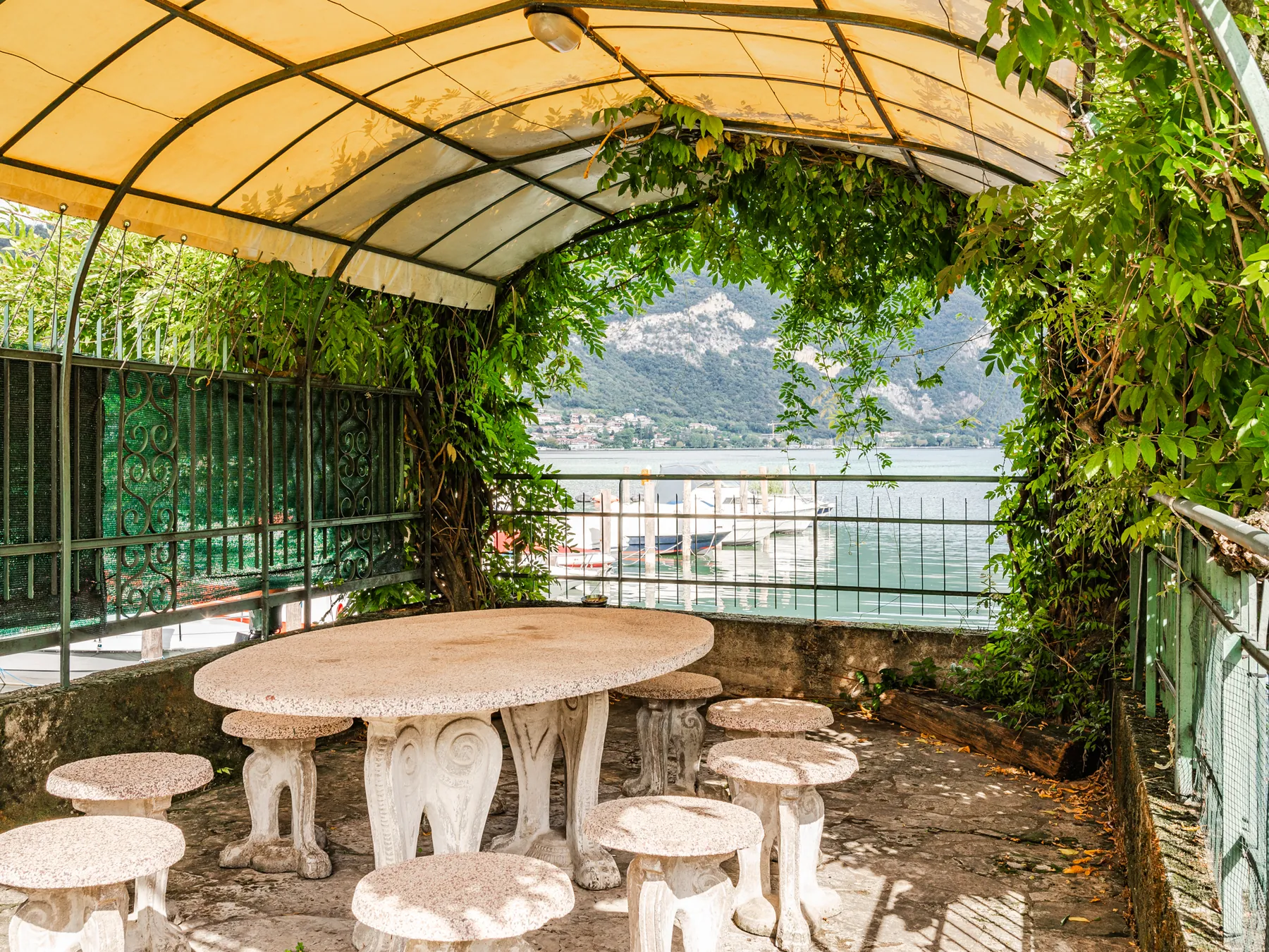 Appartamento con Terrazza Panoramica sul Lago d’Iseo