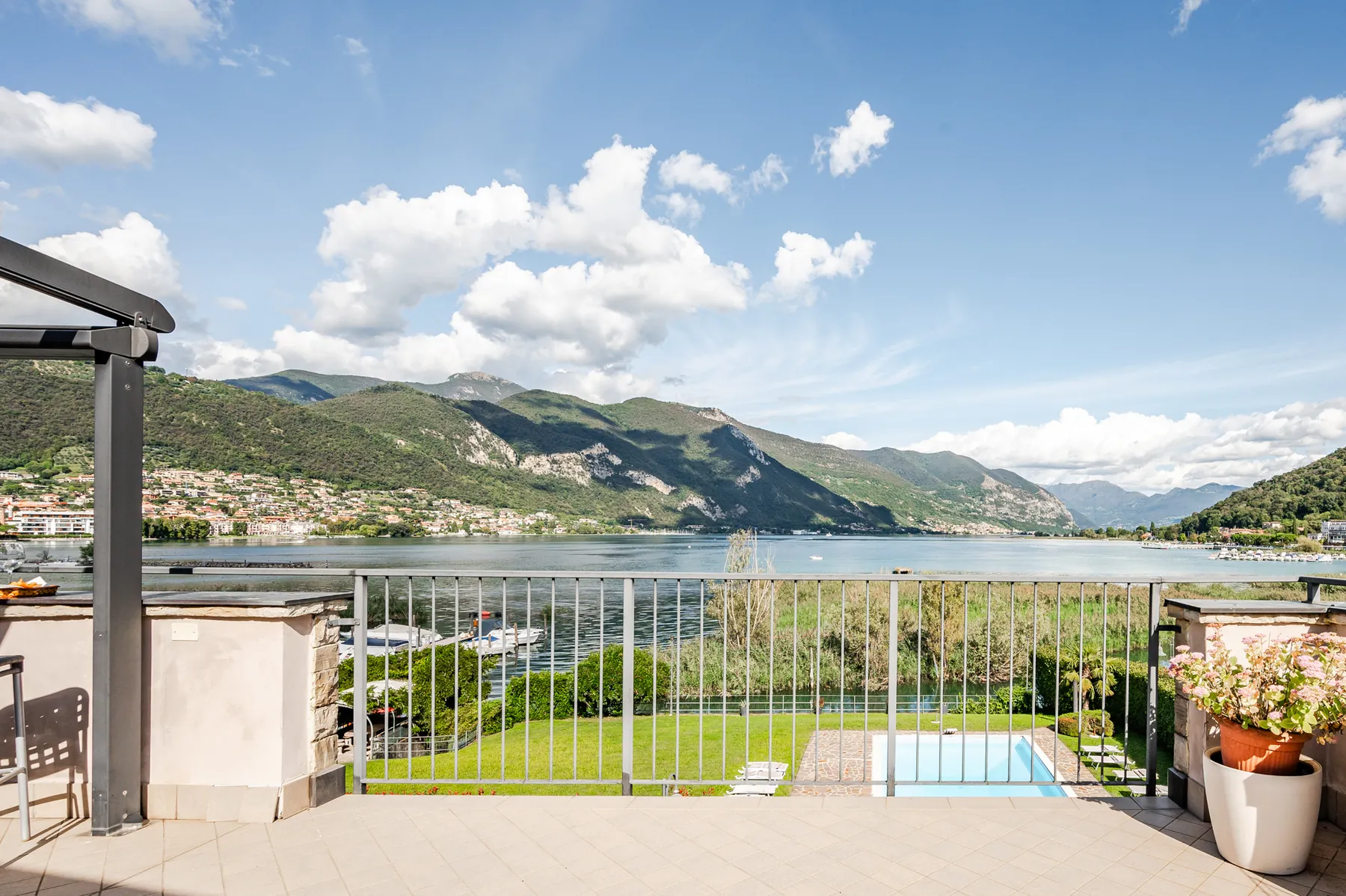 Appartamento con Terrazza Panoramica sul Lago d’Iseo