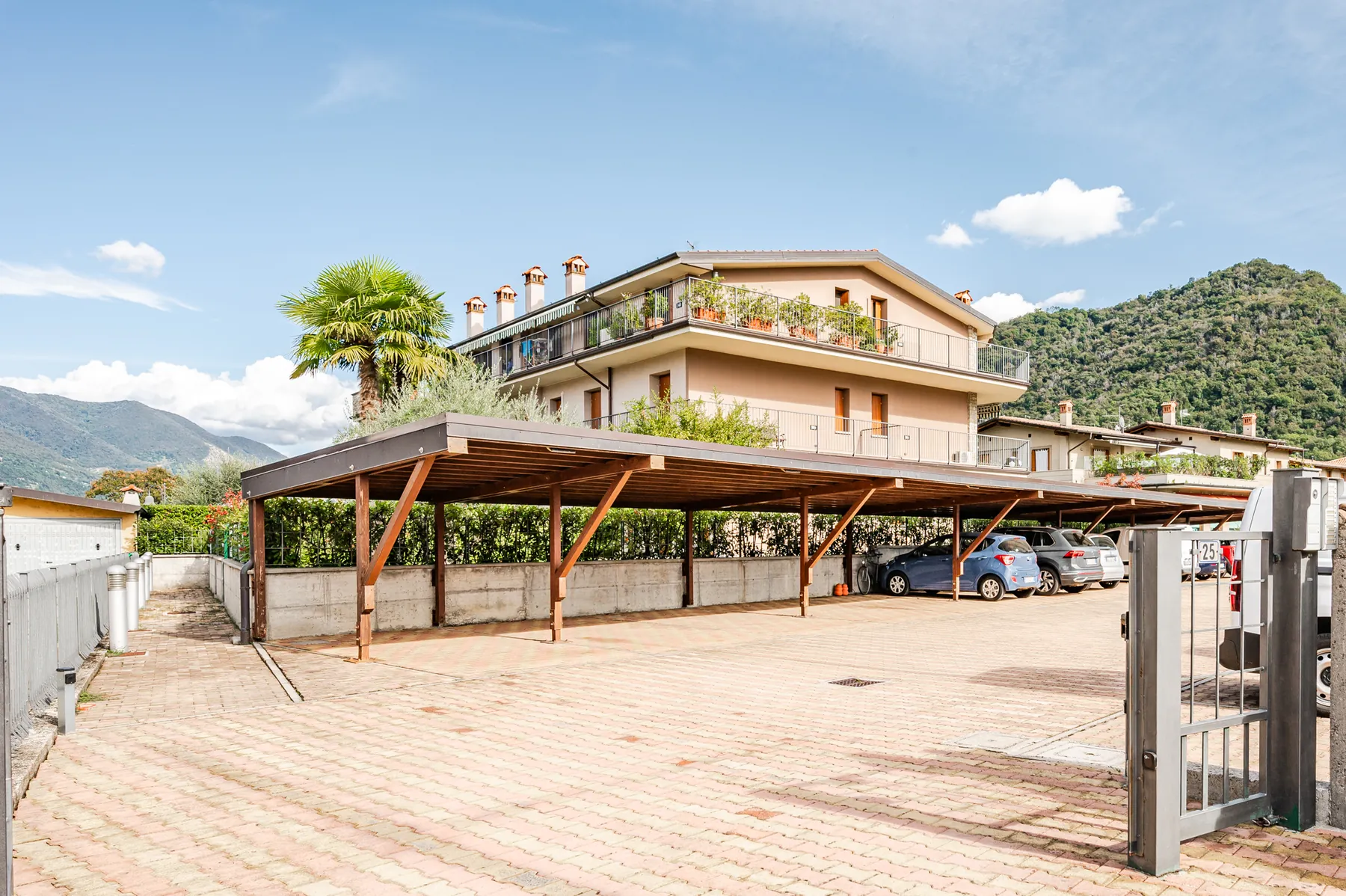 Appartamento con Terrazza Panoramica sul Lago d’Iseo